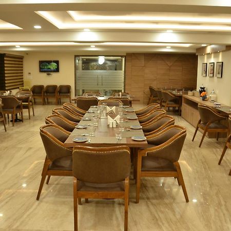 The Ved Mantra Hotel Gwalior Exterior foto