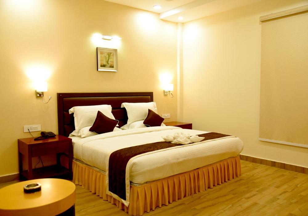 The Ved Mantra Hotel Gwalior Exterior foto